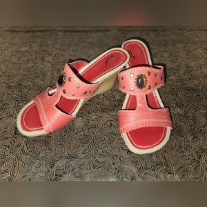 White Mountain Red Sandal Wedges 6.5M